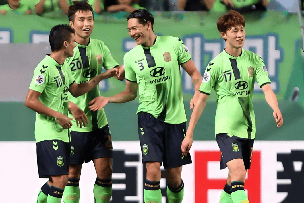 赛后足总杯焦点战,武汉三镇调整名单,球迷炸锅,球队文化再被提及(武汉三镇指的是哪三个) 赛后足总杯焦点战,武汉三镇调整名单,球迷炸锅,球队文化再被提及(武汉三镇指的是哪三个)