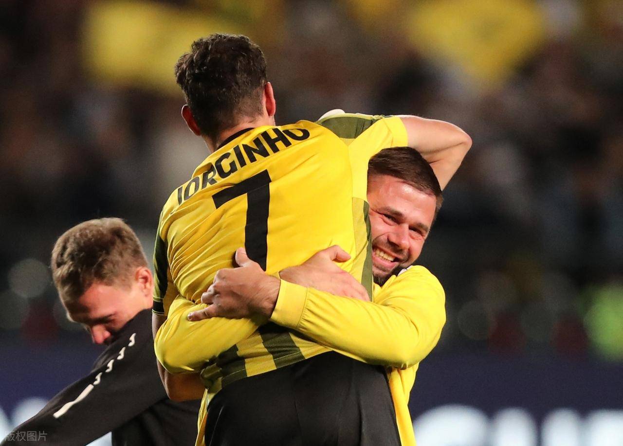 欧冠赛程吃紧,巴塞罗那加时末段再遭质疑,悬念犹存,团队化学反应显著 欧冠赛程吃紧,巴塞罗那加时末段再遭质疑,悬念犹存,团队化学反应显著