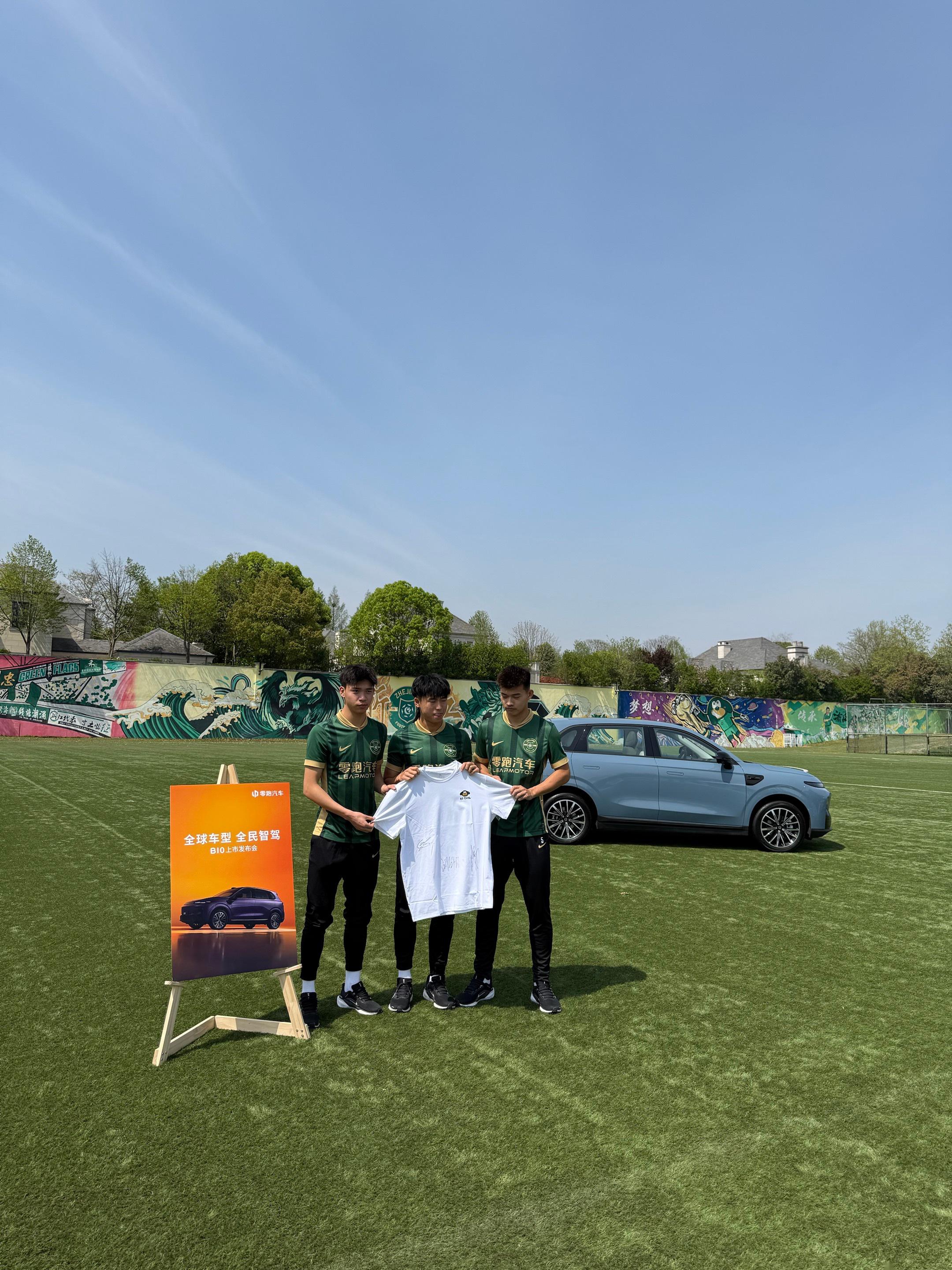 中超倒计时；浙江队赛后遗憾出局；细节引发关注；引发热议；团队化学反应显著(浙辽赛后球迷骂了啥了)