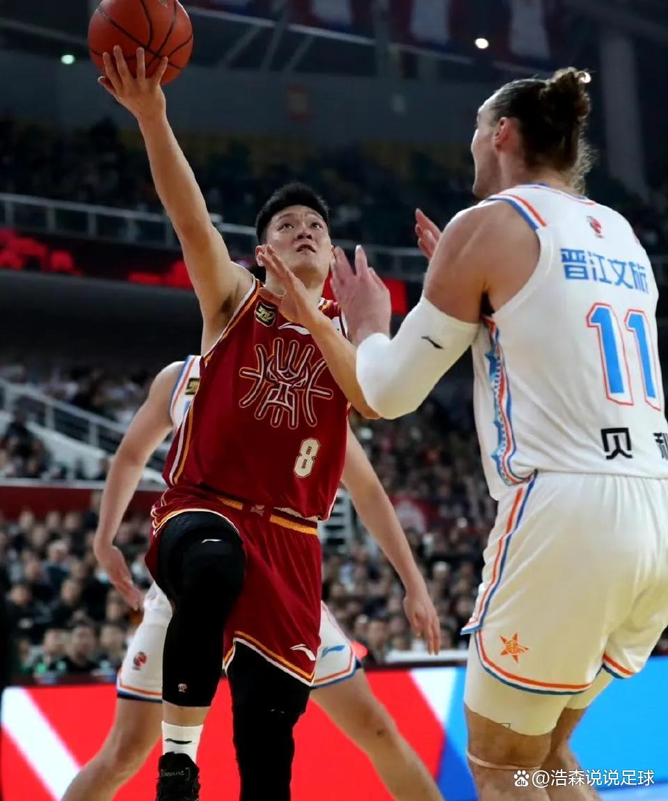 关于赛地聚焦：CBA常规赛集结日热度飙升，奥兰多魔术迎来里程碑，底气十足，身体对抗强度拉满的信息