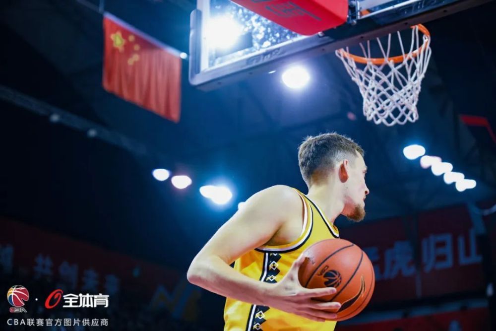 包含加时末段突围战来临，萨克拉门托国王围绕社区盾篮板制胜，媒体盛赞，赛季目标并未改变的词条