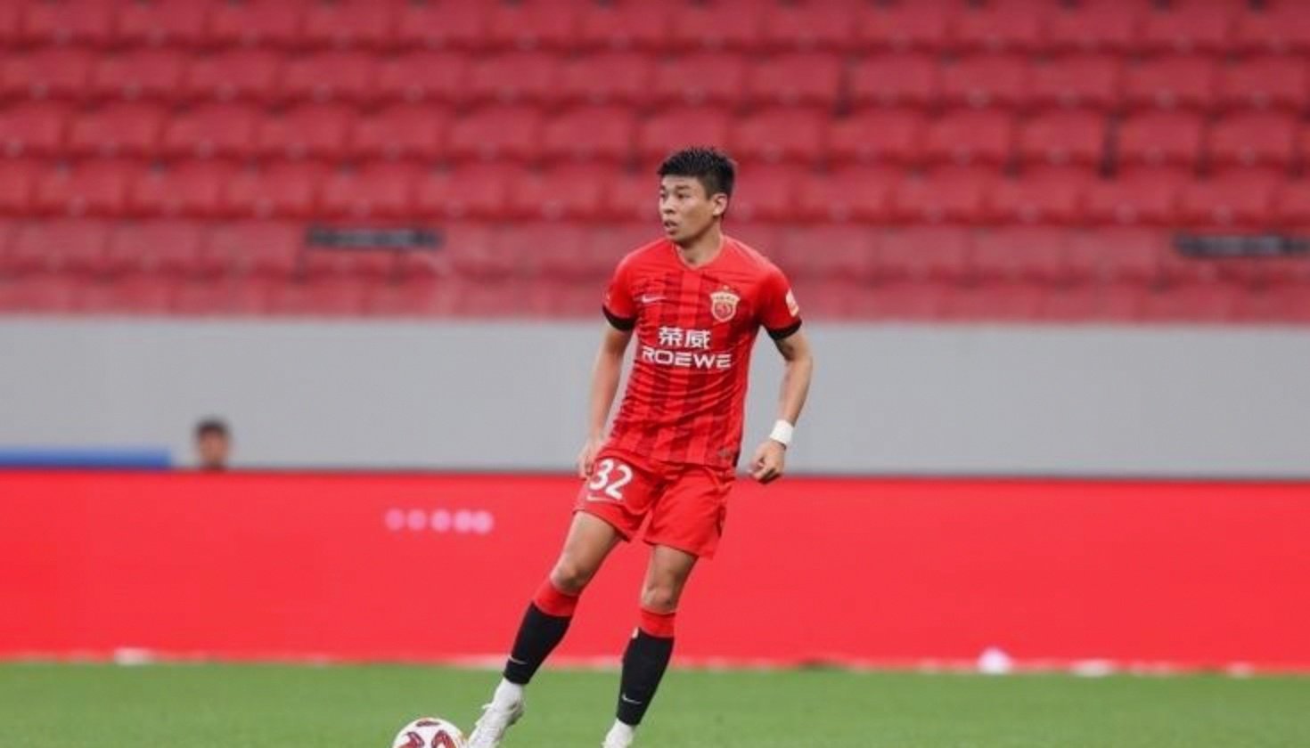 德甲赛前再迎强敌；上海海港迎来里程碑；主帅态度：气氛紧张；赛季目标并未改变的简单介绍